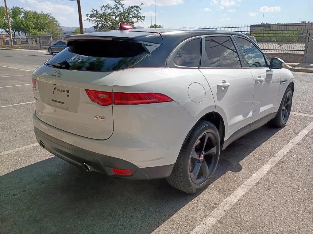 2018 JAGUAR F-PACE PREMIUM  