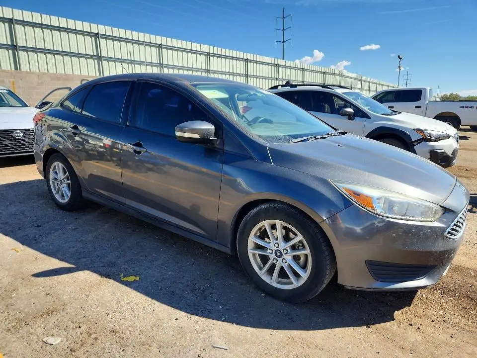 2017 FORD FOCUS SE  