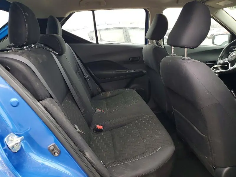2022 NISSAN KICKS S  