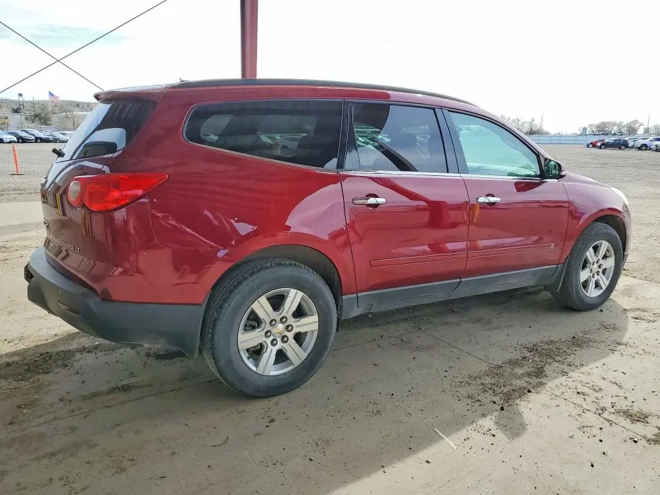 2010 CHEVROLET TRAVERSE LT  