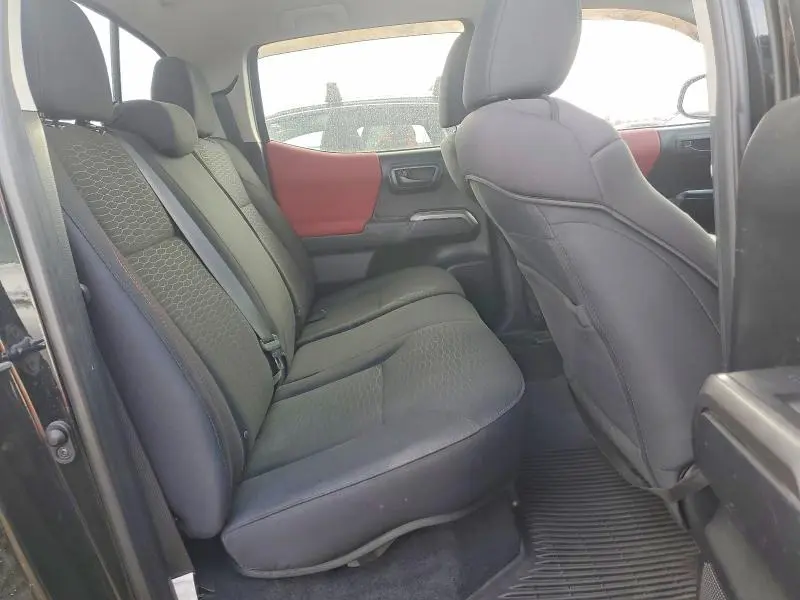 2019 TOYOTA TACOMA SR5 V6  