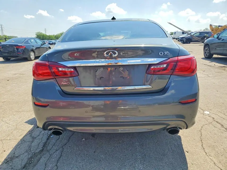 2015 INFINITI Q70 3.7  