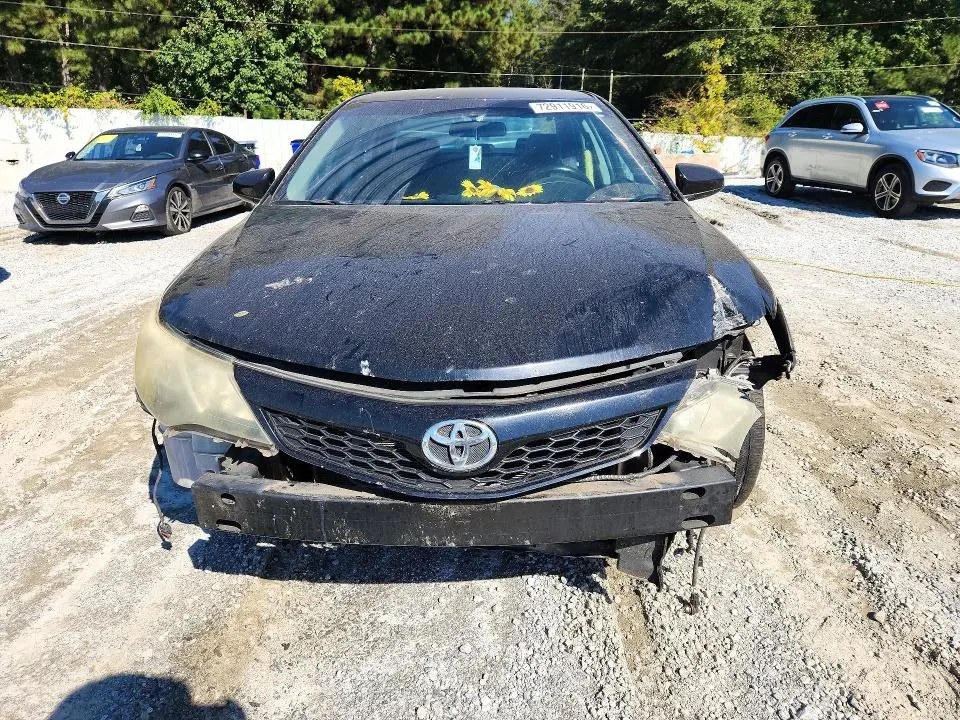 2013 TOYOTA CAMRY SE  