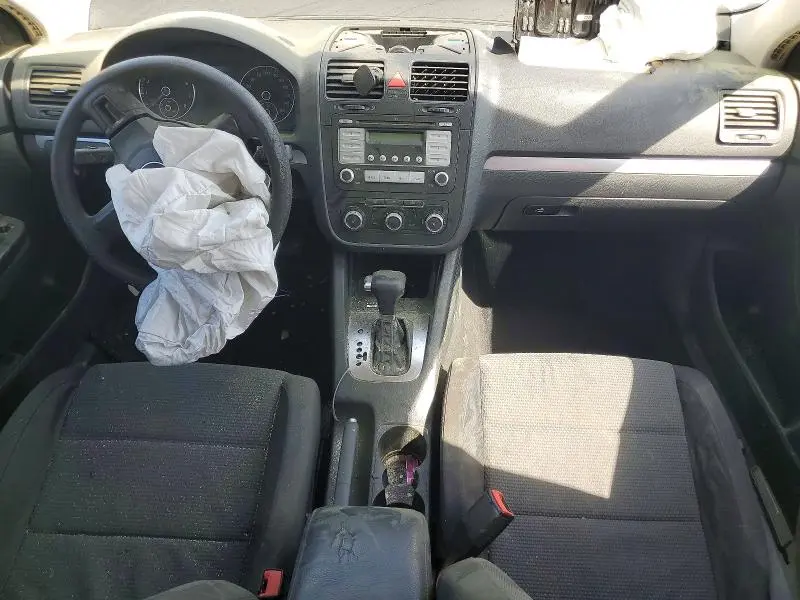 2010 VOLKSWAGEN JETTA   
