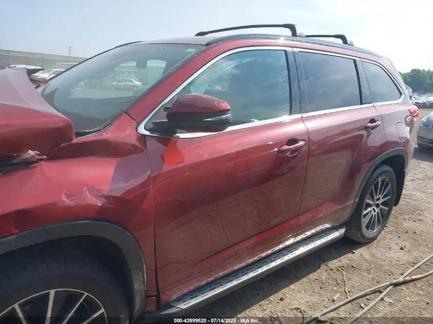 2018 TOYOTA HIGHLANDER SE