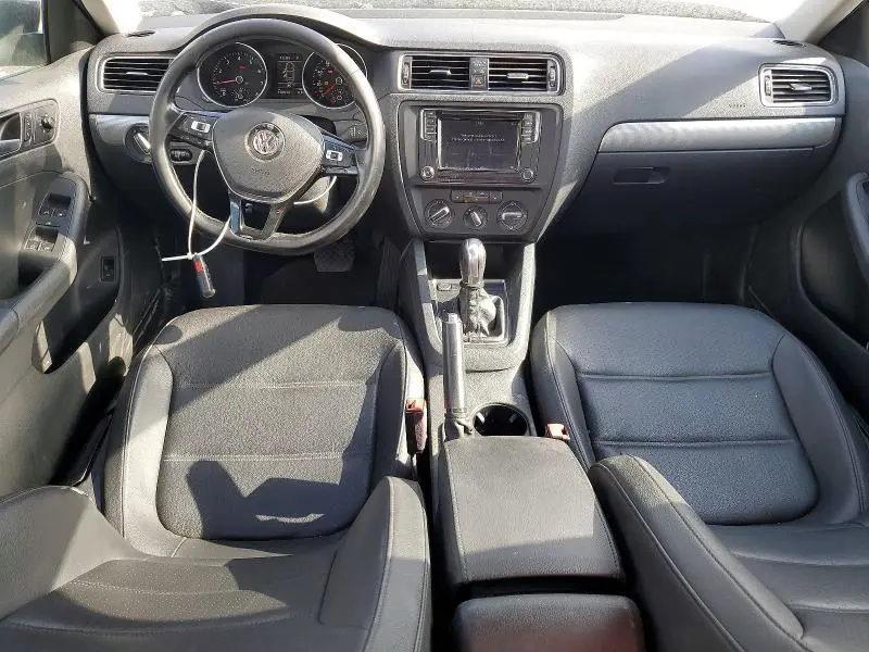 2017 VOLKSWAGEN JETTA SE  