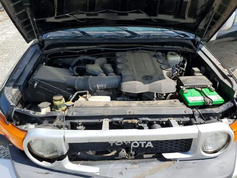 2011 TOYOTA FJ CRUISER BASE  
