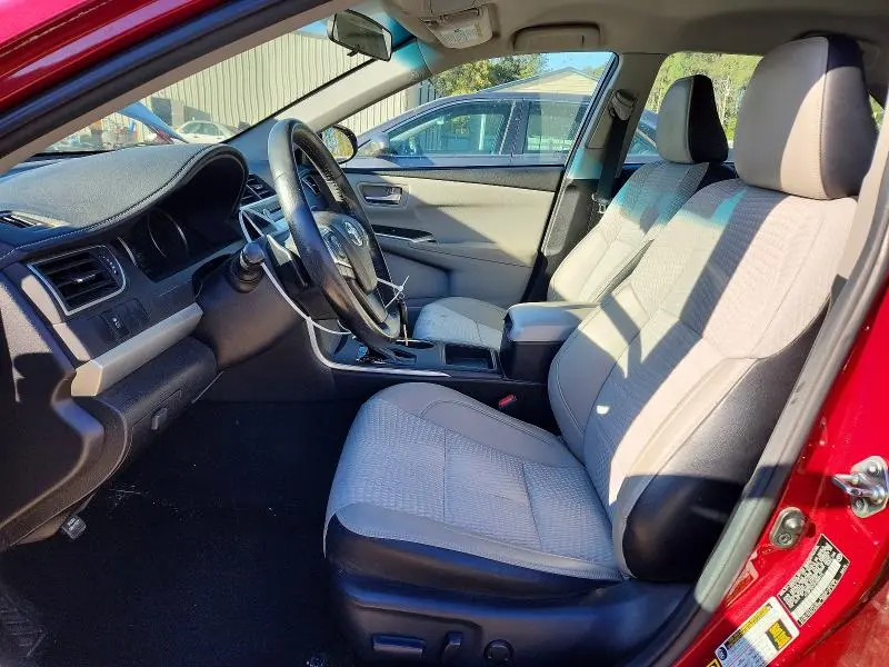 2015 TOYOTA CAMRY SE  