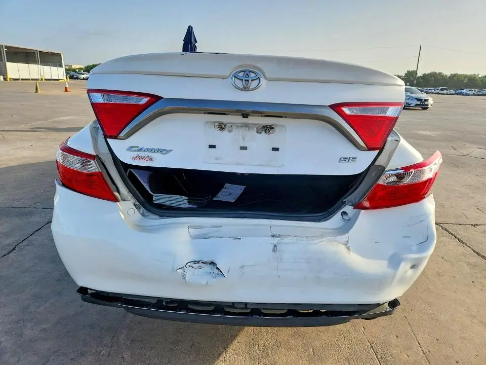 2017 TOYOTA CAMRY SE  