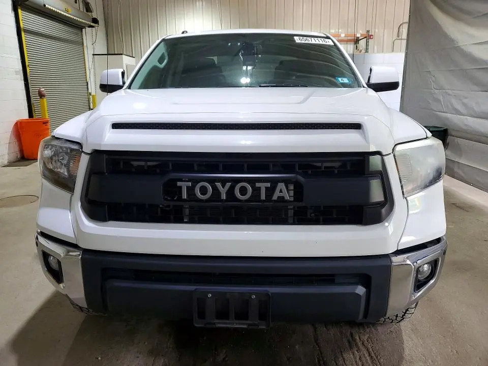 2015 TOYOTA TUNDRA CREWMAX LIMITED  