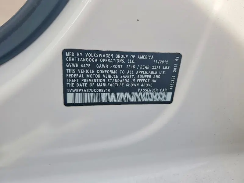 2013 VOLKSWAGEN PASSAT SE  