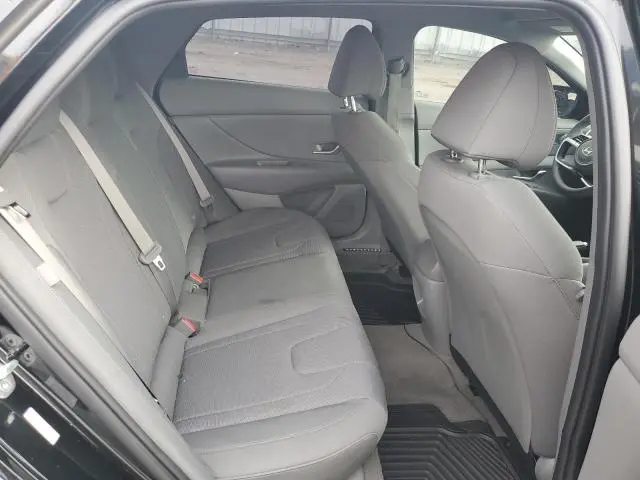 2024 HYUNDAI ELANTRA SE  