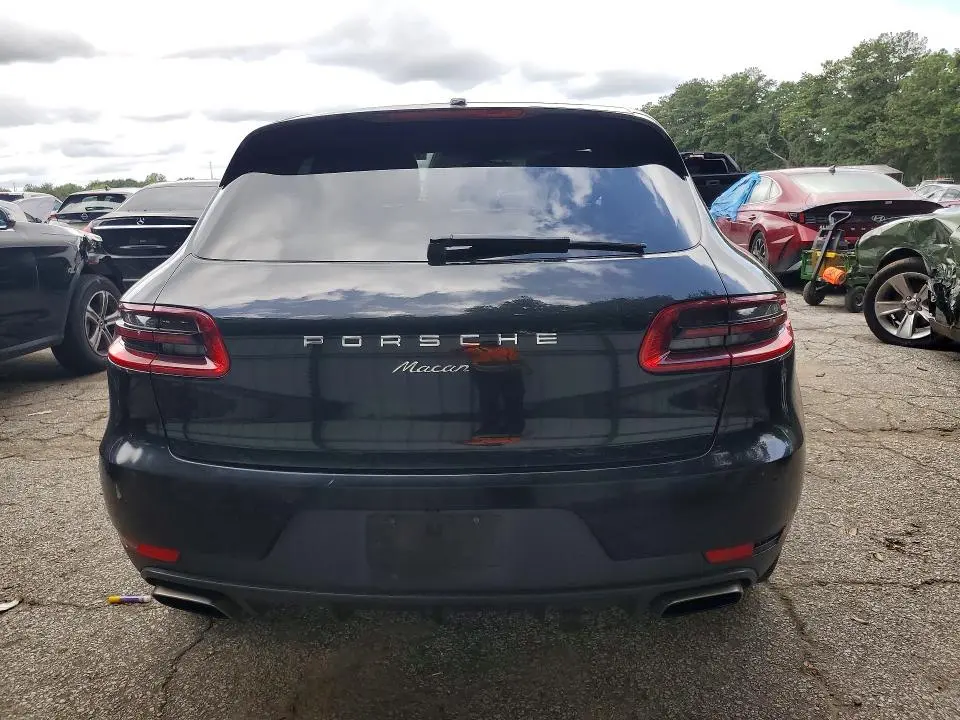 2017 PORSCHE MACAN   