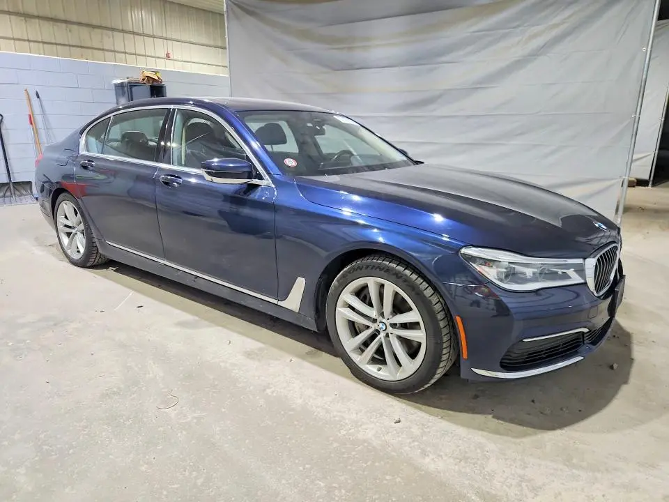 2019 BMW 750 XI  