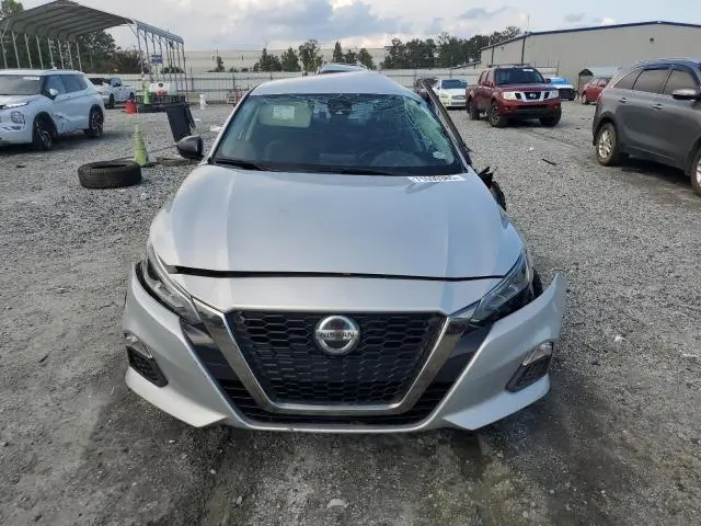 2021 NISSAN ALTIMA SR  