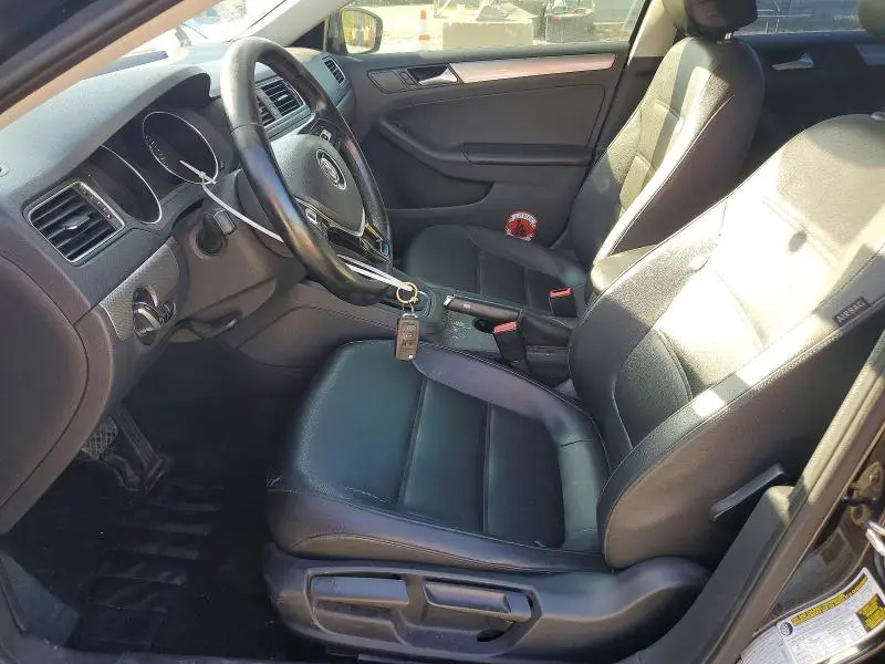 2017 VOLKSWAGEN JETTA SE  