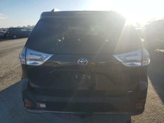 2017 TOYOTA SIENNA SE