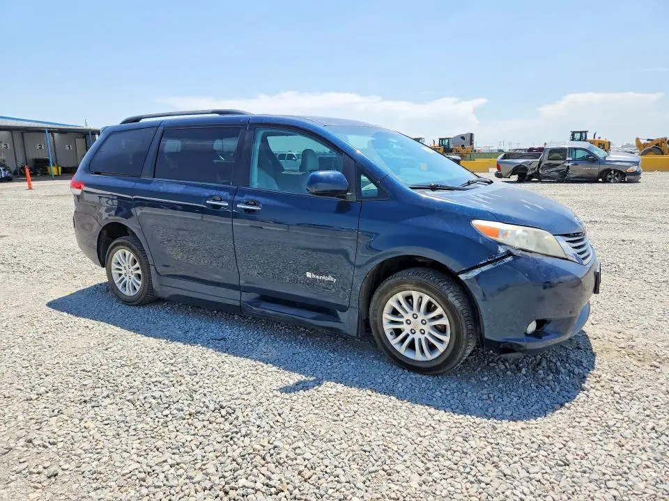2012 TOYOTA SIENNA XLE 8-PASSENGER  