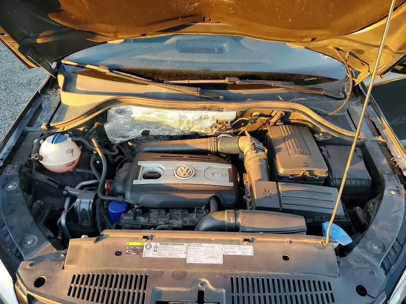 2013 VOLKSWAGEN TIGUAN S  