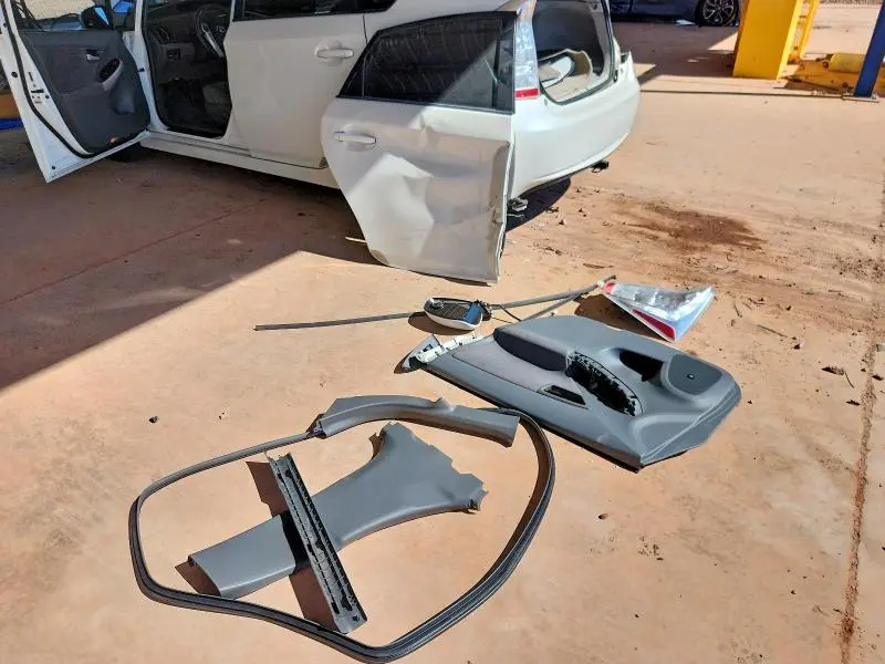 2010 TOYOTA PRIUS III  