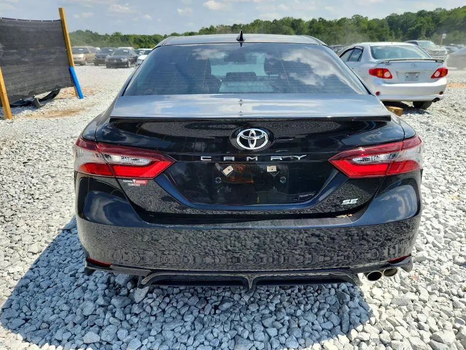 2022 TOYOTA CAMRY SE  