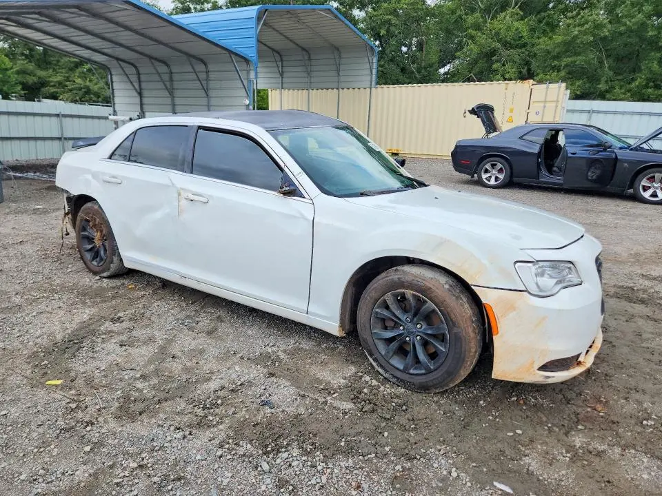 2015 CHRYSLER 300 LIMITED  