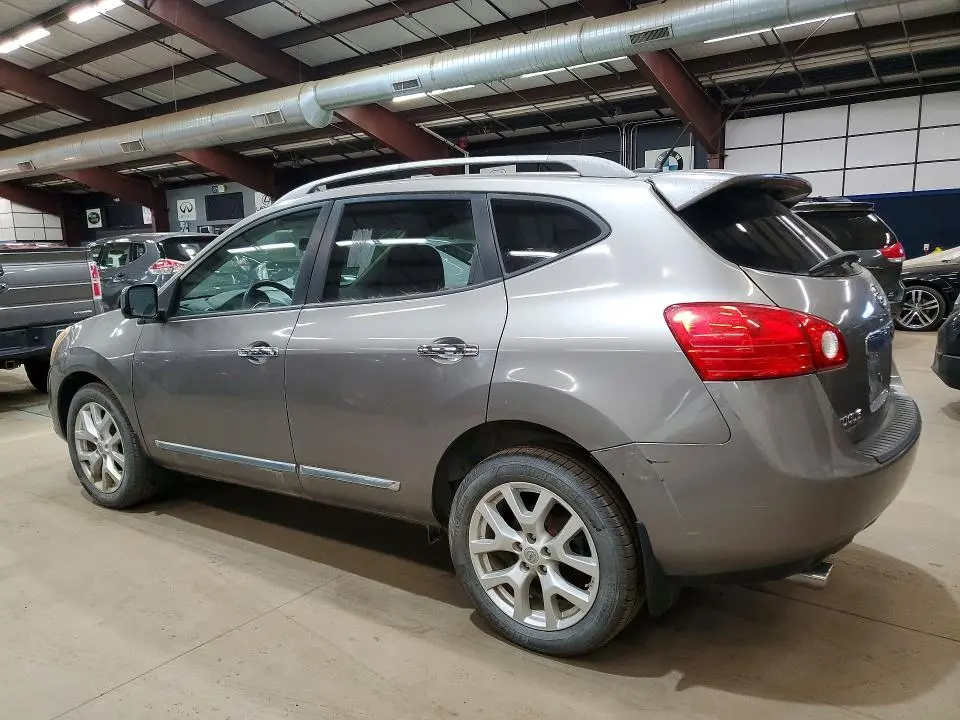 2013 NISSAN ROGUE S  
