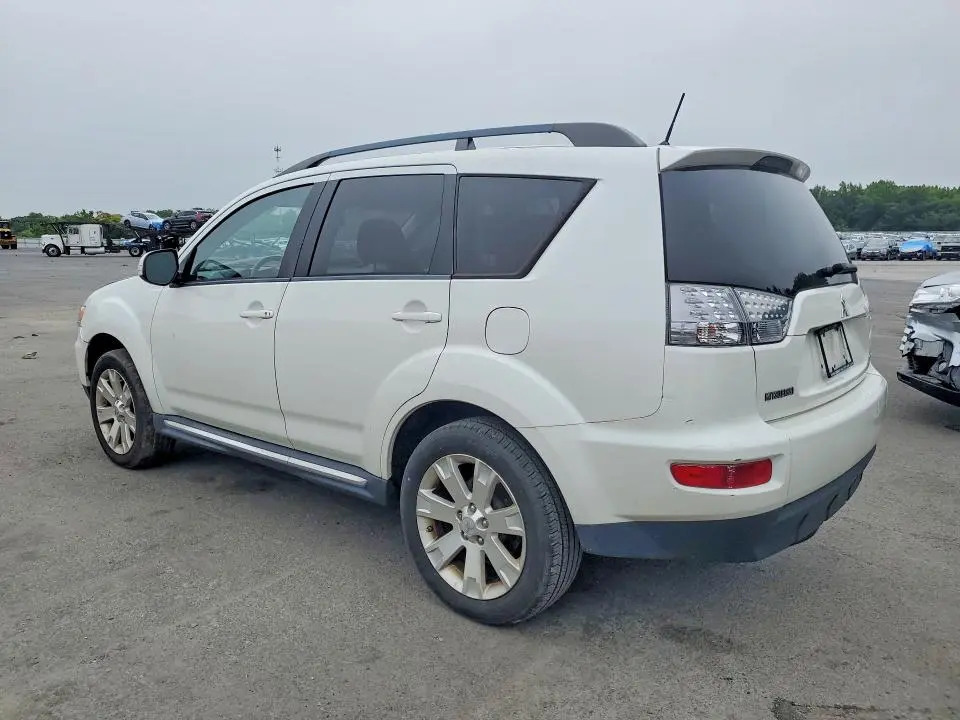 2013 MITSUBISHI OUTLANDER SE  