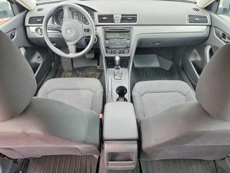2013 VOLKSWAGEN PASSAT S  