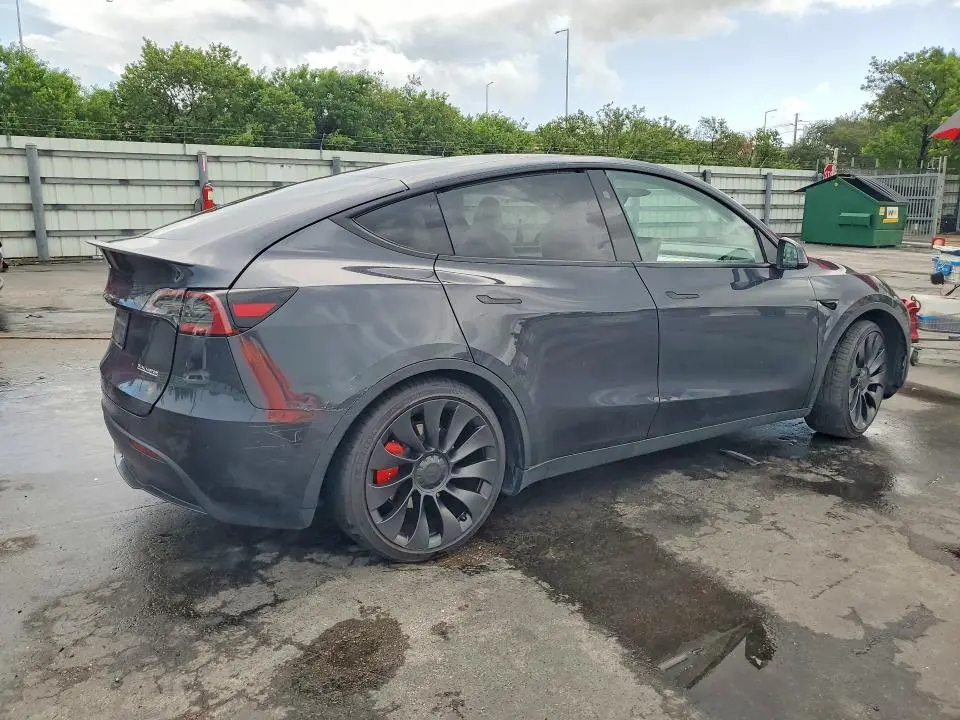 2024 TESLA MODEL Y   