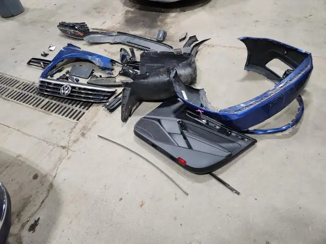 2017 VOLKSWAGEN PASSAT SE  