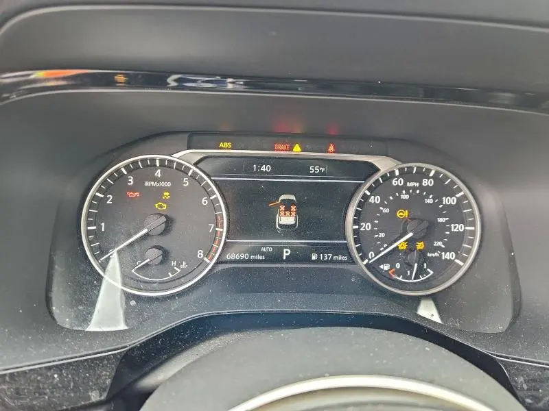 2022 NISSAN PATHFINDER SL  