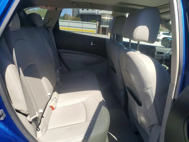 2010 NISSAN ROGUE S  