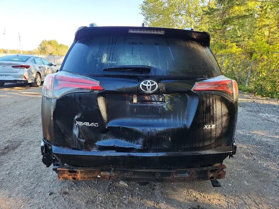 2018 TOYOTA RAV4 XLE  