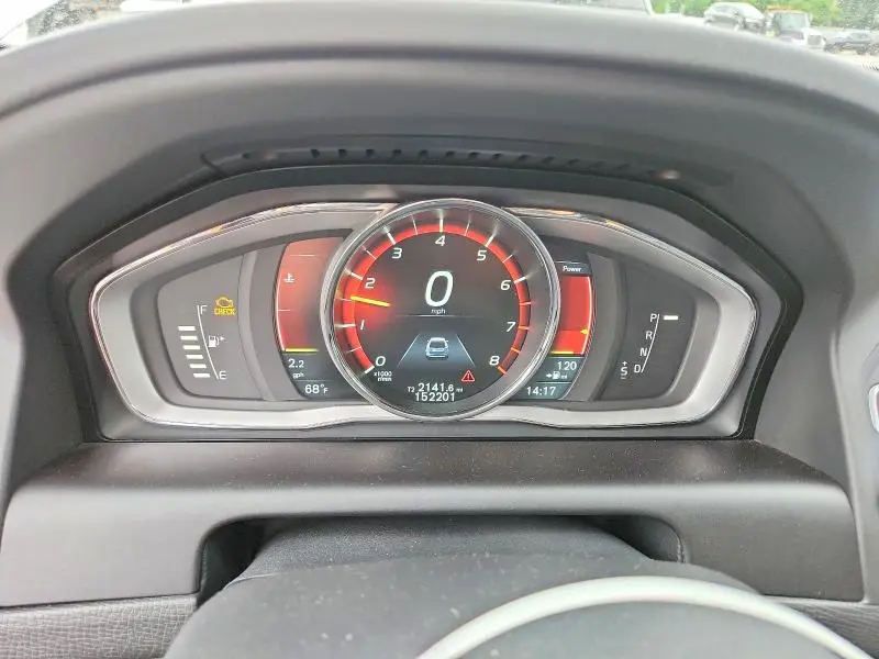 2016 VOLVO XC60 T6 R-DESIGN PLATINUM  