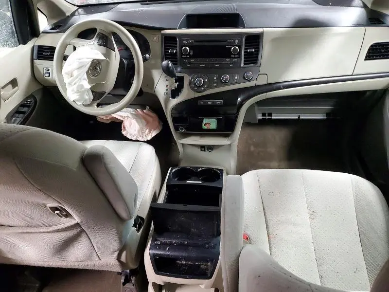 2012 TOYOTA SIENNA LE 8-PASSENGER  