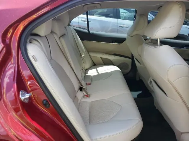 2022 TOYOTA CAMRY XLE  