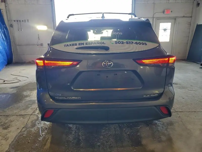 2022 TOYOTA HIGHLANDER XLE  