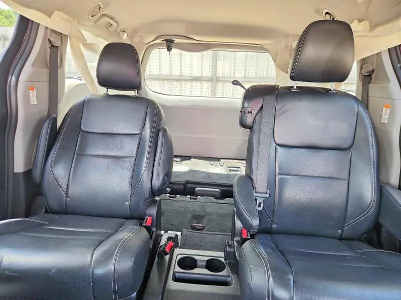 2015 TOYOTA SIENNA SPORT  