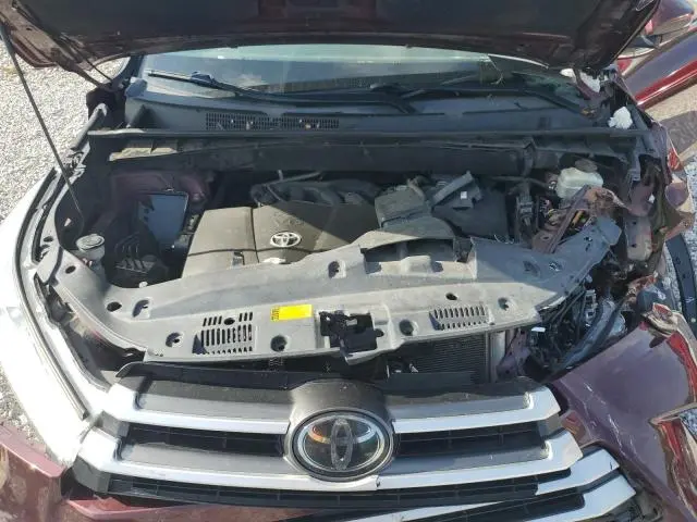 2018 TOYOTA HIGHLANDER SE  