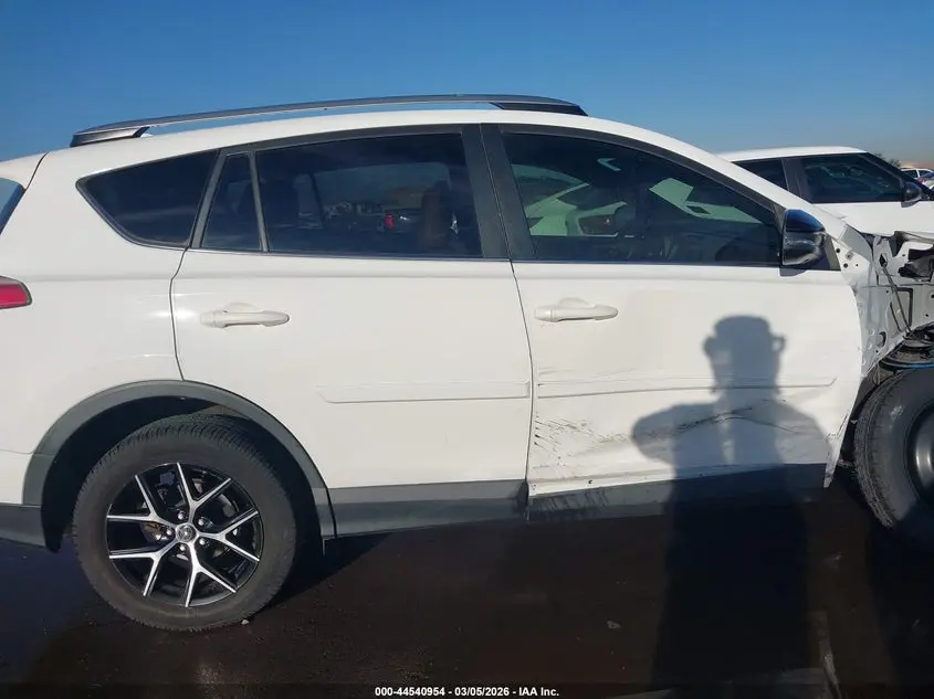 2017 TOYOTA RAV4 SE