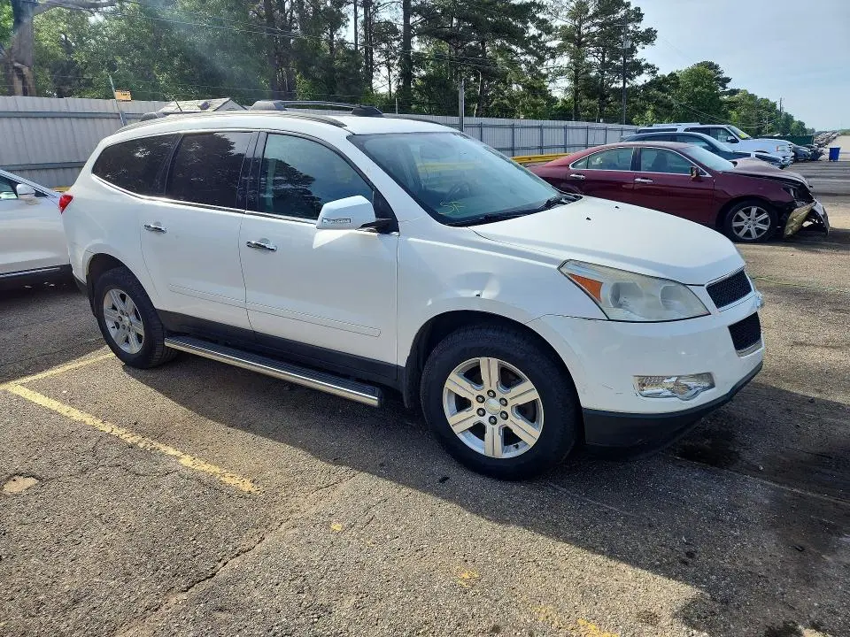 2011 CHEVROLET TRAVERSE LT  