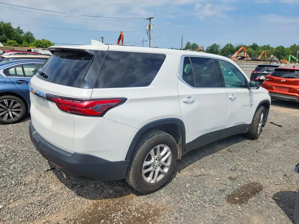 2022 CHEVROLET TRAVERSE LS  