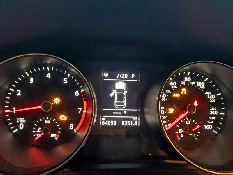 2018 VOLKSWAGEN PASSAT SE  