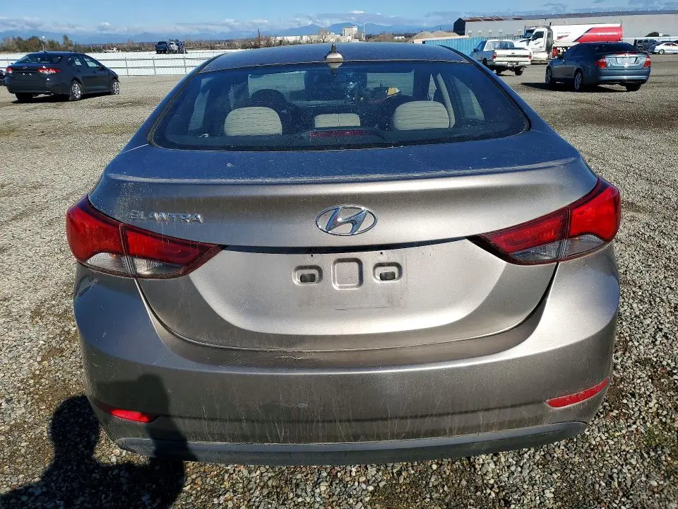2016 HYUNDAI ELANTRA SE  