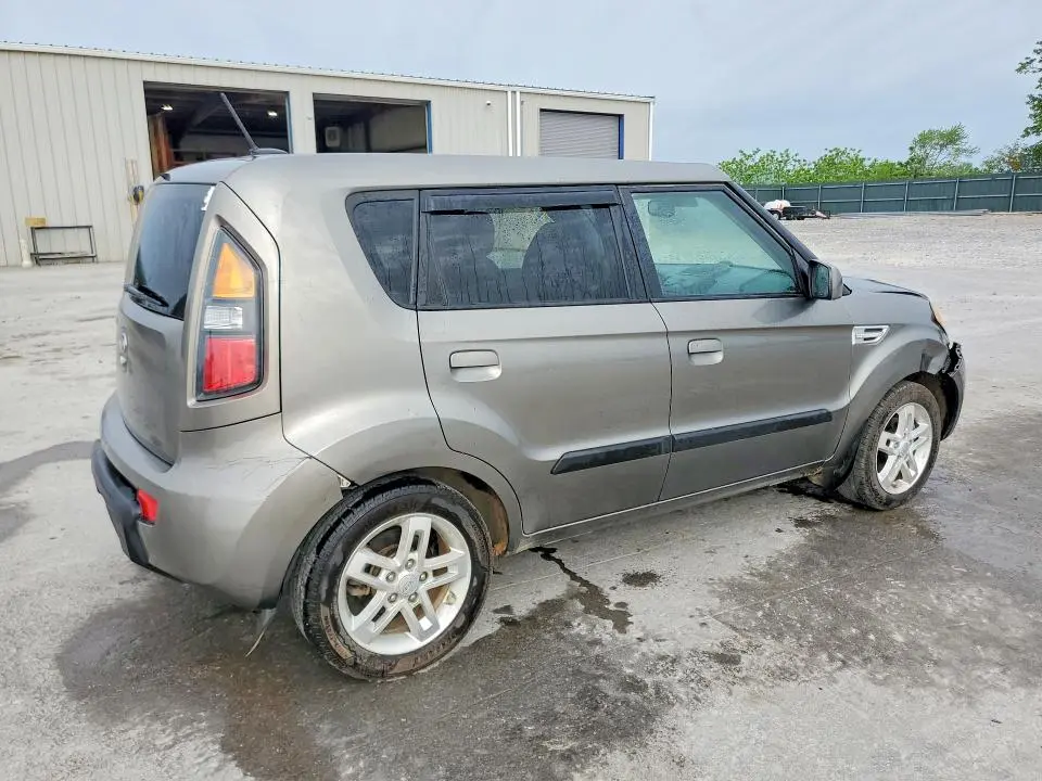 2010 KIA SOUL +  