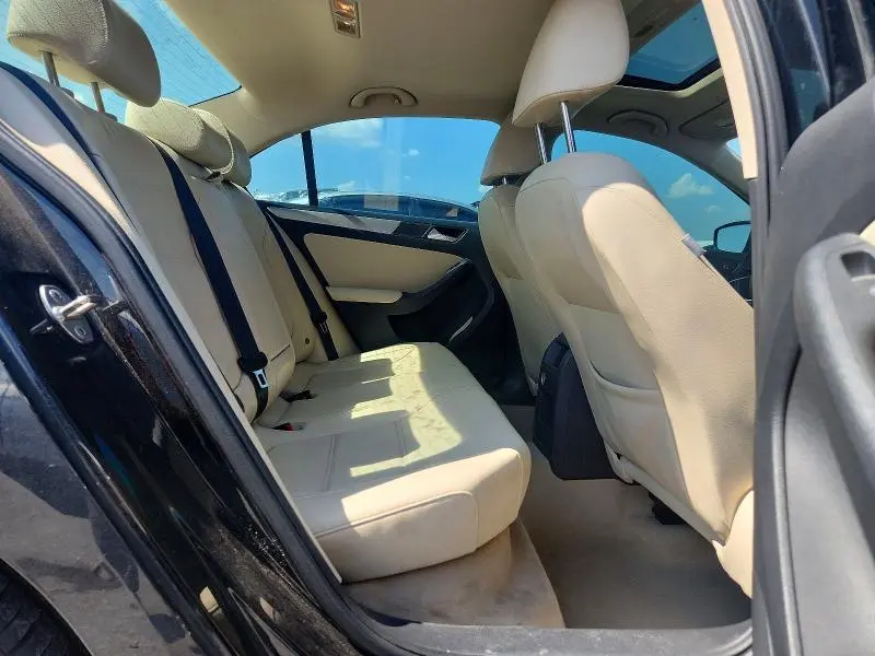 2015 VOLKSWAGEN JETTA SE  