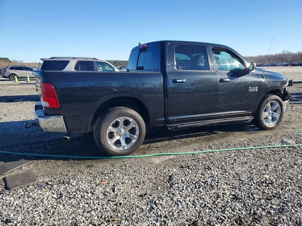 2016 RAM 1500 SLT  