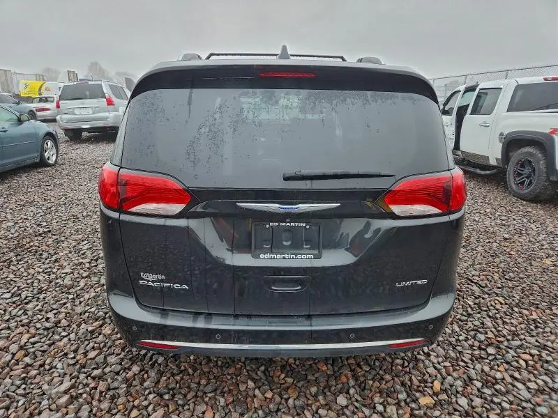 2018 CHRYSLER PACIFICA LIMITED  