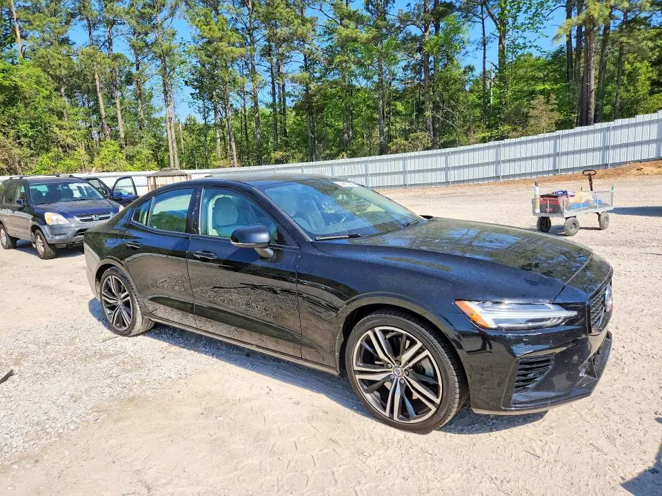 2022 VOLVO S60 T8 RECHARGE R-DESIGN EXPRESSIO  